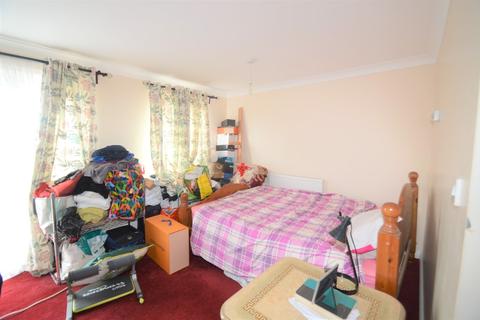 7 Teasel Crescent, London, SE28 0LP