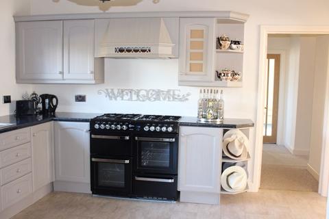 Lane End Lees Road, Yalding, Maidstone, ME18 6DD