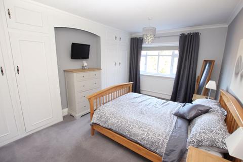 35 Charles Avenue, Grimsby, DN33 2DA