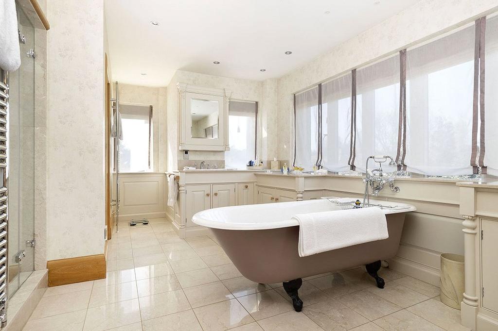 En Suite Bathroom