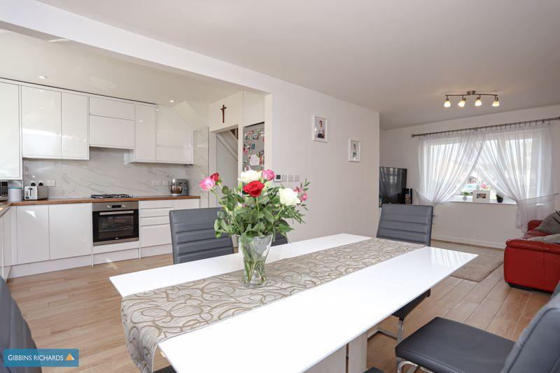 Lounge/dining...