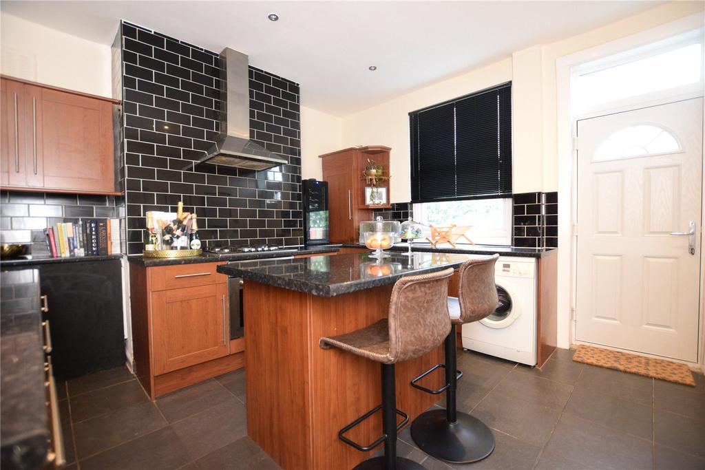 Spibey Lane, Rothwell, Leeds 2 bed terraced house £695 pcm (£160 pw)