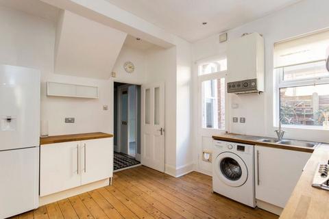2 bedroom apartment to rent, Harefield Road, Crouch End, N8