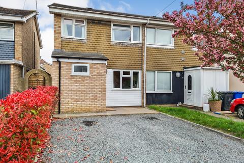 12 Welley Road, Wraysbury, Staines, TW19 5DJ