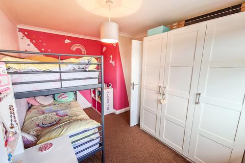 12 Welley Road, Wraysbury, Staines, TW19 5DJ