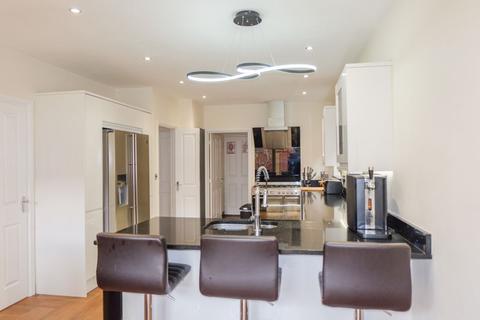 5 Pagoda Close, Streetly, Sutton Coldfield, B74 2AY