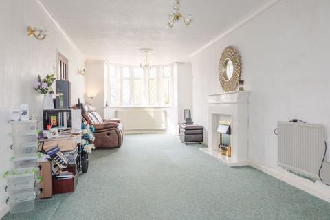 15 Lindens Drive, Sutton Coldfield, B74 2AQ
