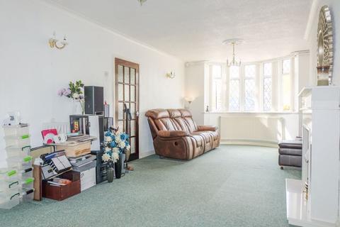 15 Lindens Drive, Sutton Coldfield, B74 2AQ