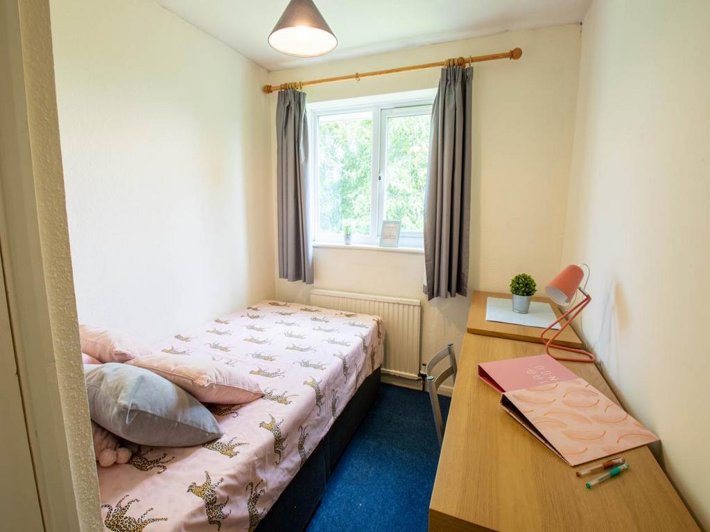 25 SMP - Bedroom 6