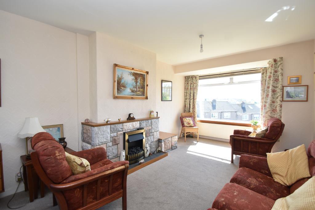 Kinglass Road, Bearsden, G61 1JR 2 bed semidetached house £170,000
