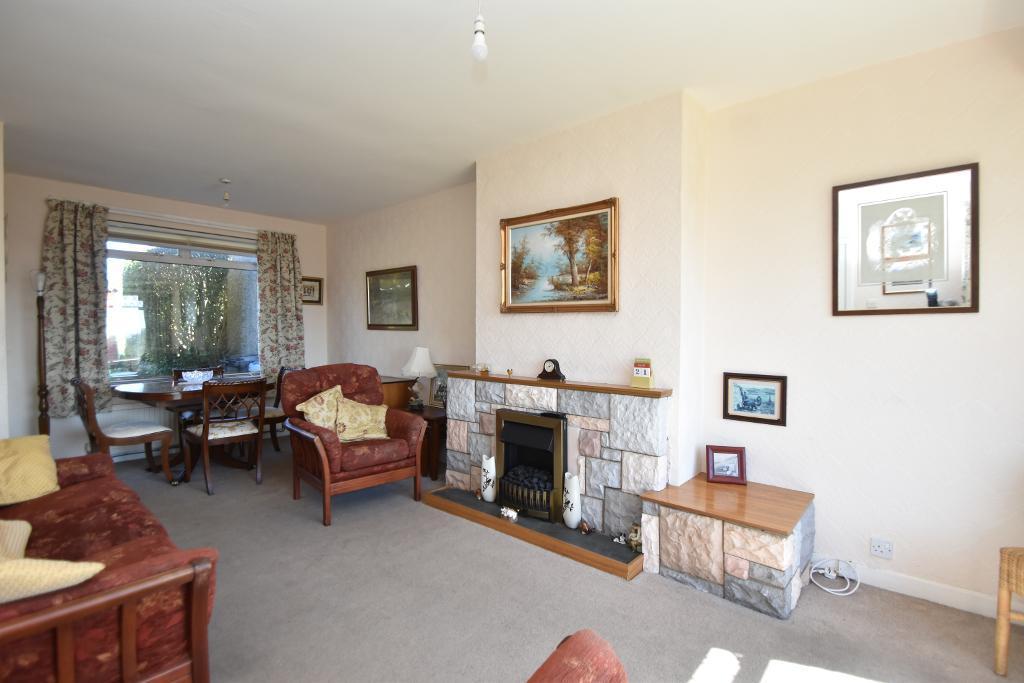 Kinglass Road, Bearsden, G61 1JR 2 bed semidetached house £170,000