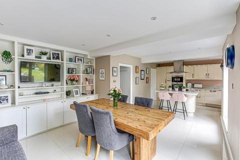 158 Littleheath Road, South Croydon, CR2 7SF