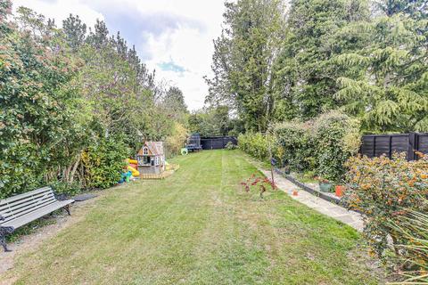 158 Littleheath Road, South Croydon, CR2 7SF