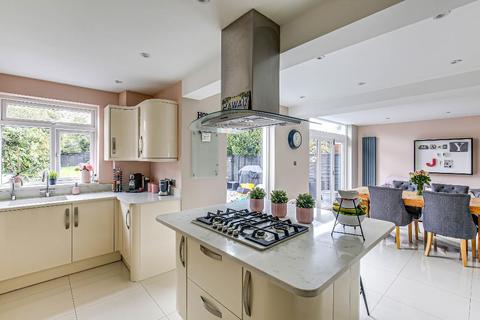 158 Littleheath Road, South Croydon, CR2 7SF
