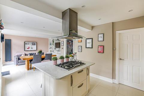 158 Littleheath Road, South Croydon, CR2 7SF