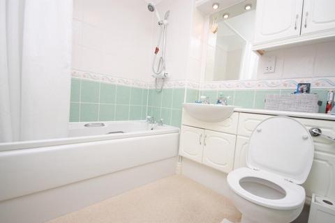 1 bedroom flat for sale, Pegasus Court, Acton, London, W3 6PT