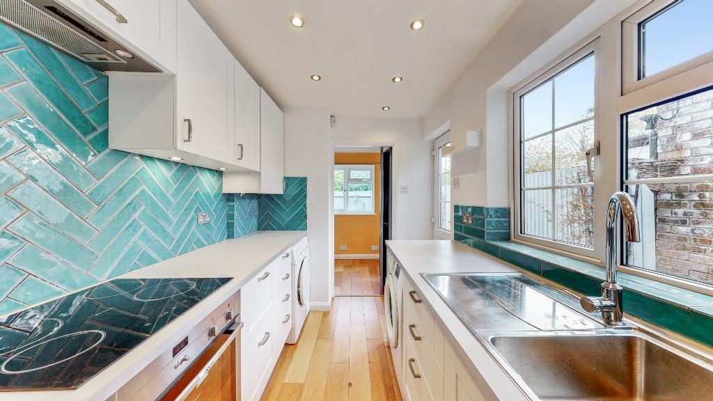 Stylish Fitted Kitchen