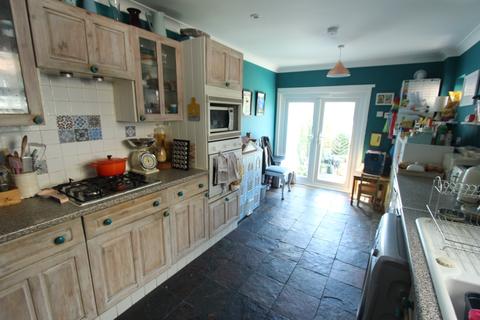 3 Dell Road, Grays, RM17 5JY