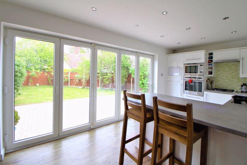 Downham Road North, Heswall 3 bed semidetached house £300,000