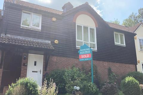 13 Monarch Close, Basingstoke, RG22 4XA