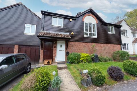 13 Monarch Close, Basingstoke, RG22 4XA