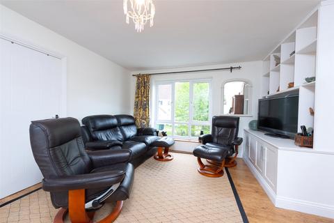 13 Monarch Close, Basingstoke, RG22 4XA