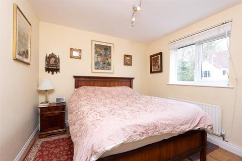13 Monarch Close, Basingstoke, RG22 4XA