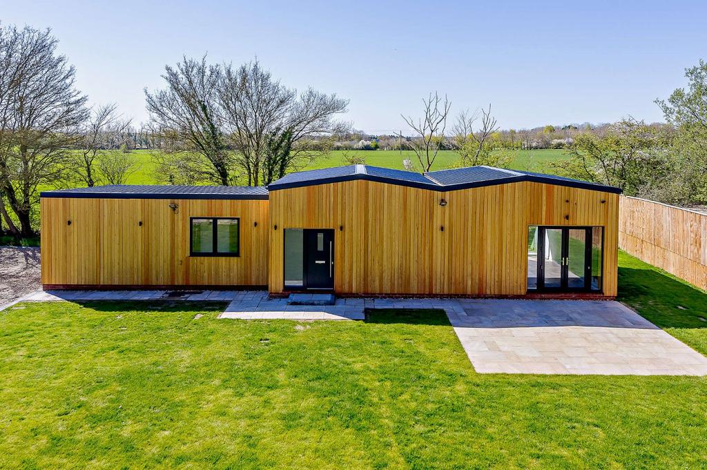 Whitehouse Farm Road, Burgh, Woodbridge 3 bed barn conversion £750,000