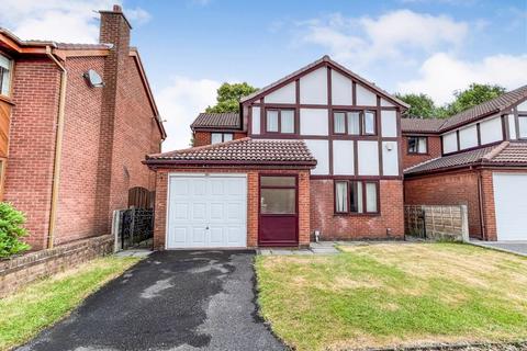 4 bedroom detached house to rent, Saltram Close, Radcliffe