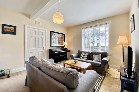 16 Clune Drive, Prestwick, KA9 1BP
