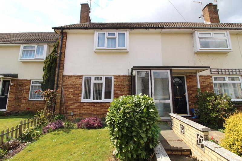 Spring Lane, Hemel Hempstead 2 bed terraced house £1,295 pcm (£299 pw)
