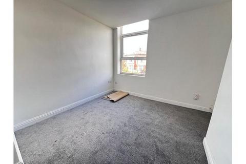 2 bedroom flat to rent, Alcester Road, Moseley, Birmingham