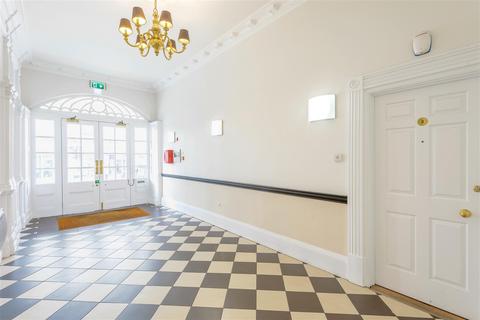 Apartment 3, George House, 1 Parade, Leamington Spa, CV32 4DG