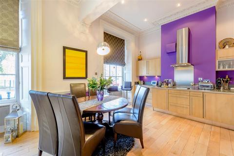 Apartment 3, George House, 1 Parade, Leamington Spa, CV32 4DG