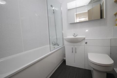 25 Douglas Close, Wallington, SM6 9JS