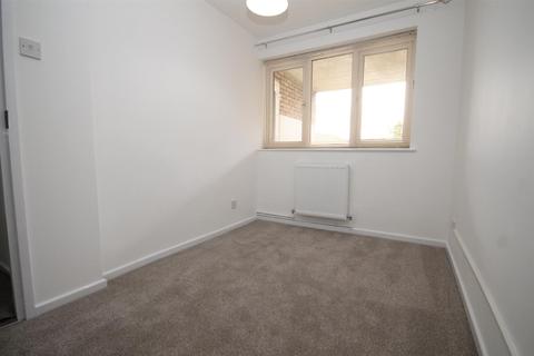 25 Douglas Close, Wallington, SM6 9JS