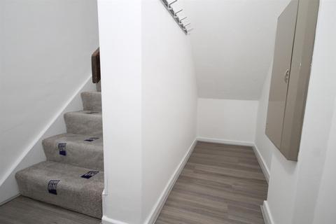25 Douglas Close, Wallington, SM6 9JS