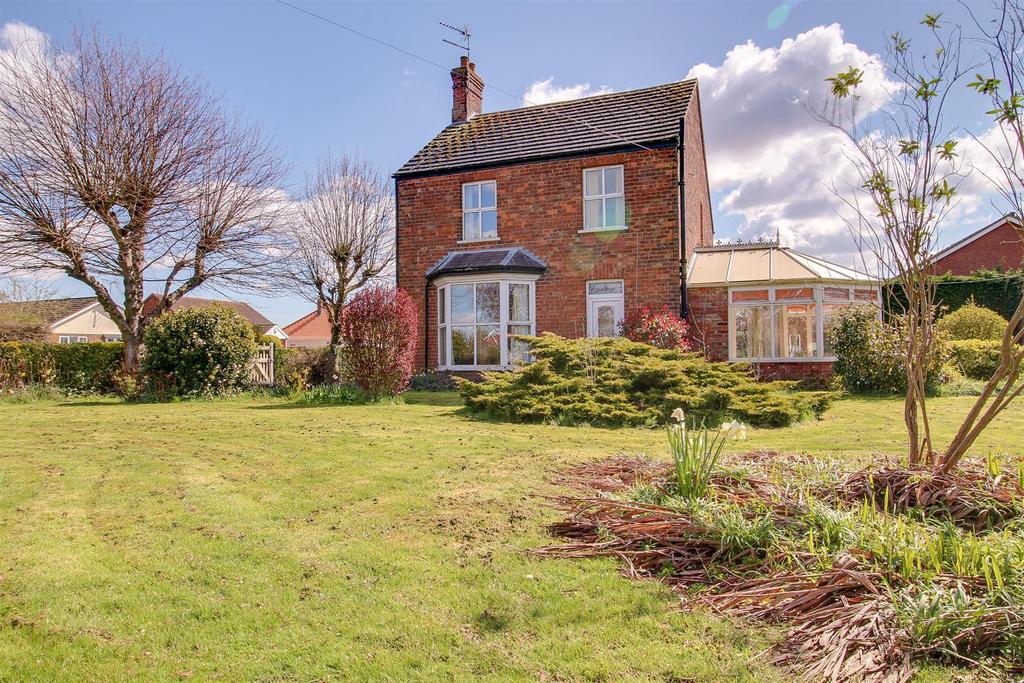 Station Road, Burgh Le Marsh 3 bed detached house £260,000
