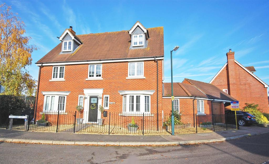 Wainwright Avenue, Great Notley... 5 bed detached house £575,000