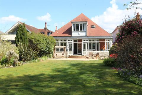 14 Brackendale Road, Queens Park, Bournemouth, BH8 9JA