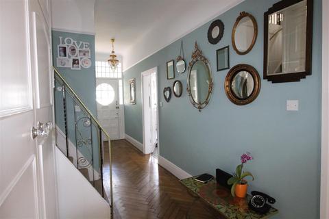 14 Brackendale Road, Queens Park, Bournemouth, BH8 9JA