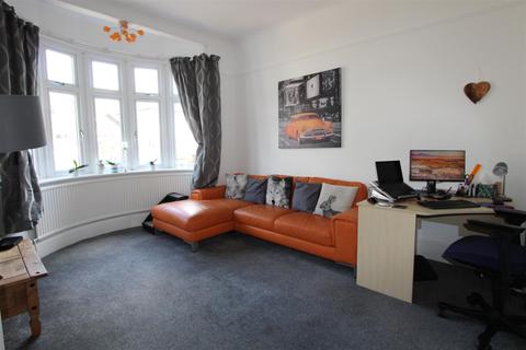 14 Brackendale Road, Queens Park, Bournemouth, BH8 9JA