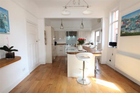 14 Brackendale Road, Queens Park, Bournemouth, BH8 9JA