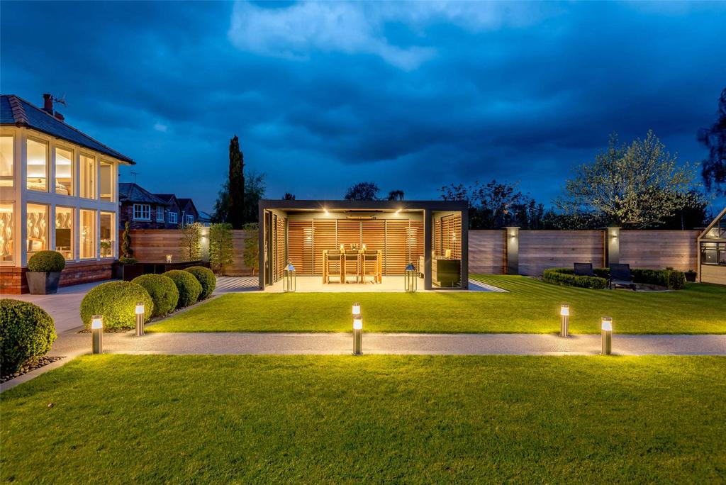 Outdoor Kitchen