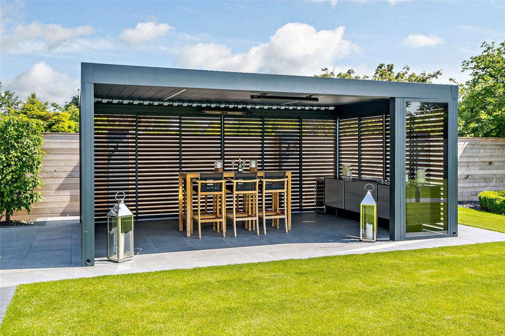 Outdoor Kitchen