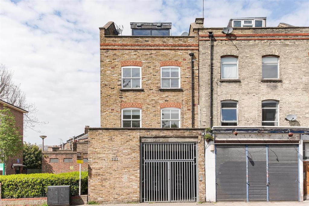Hanley Road, Finsbury Park 2 bed flat £1,300 pcm (£300 pw)