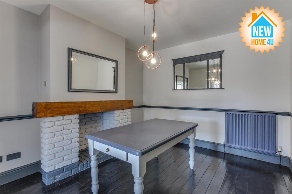 Dining room: