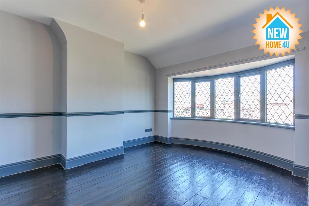 Main bedroom: