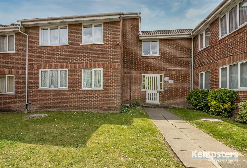 Conway Gardens, Grays 2 bed apartment for sale £160,000