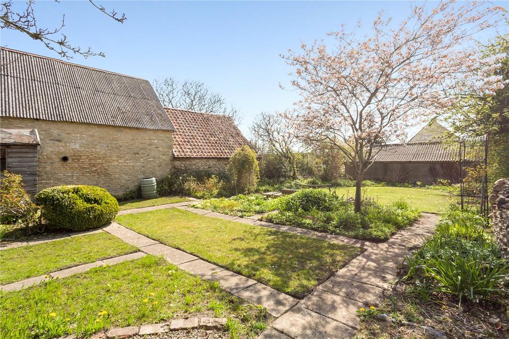 High Street, Marshfield, Chippenham, Wiltshire, SN14 5 bed terraced